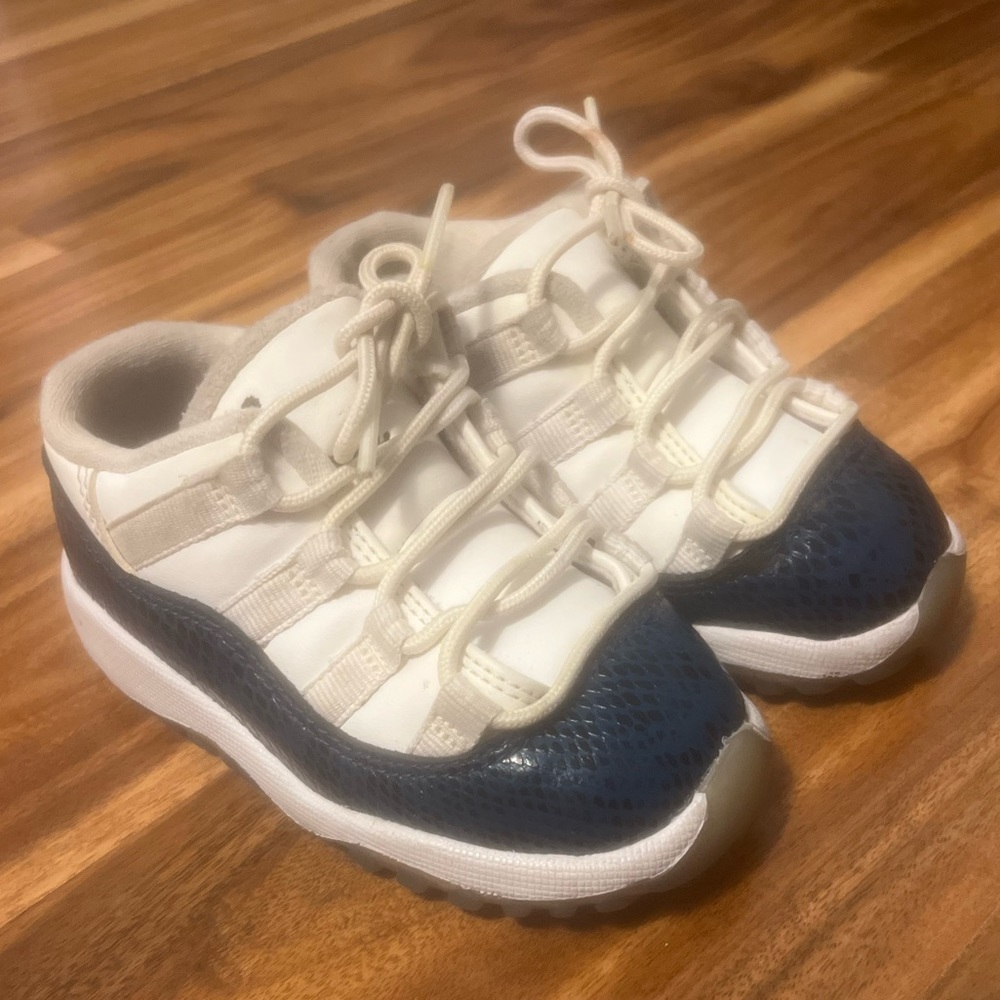 Jordan 11